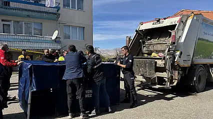 Erzurum'da feci ölüm! Çöp kamyonunun altında kaldı