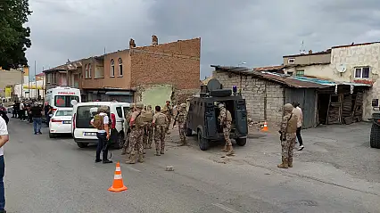 Erzurum'da iki grup arasında silahlı kavga: 1'i polis 11 yaralı