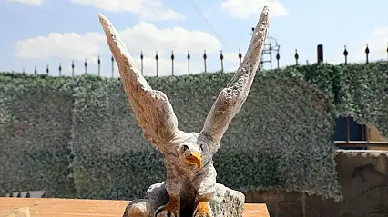Iğdır'ın Tuz Dağı'nda çıkarılan kaya tuzları sanat eserine dönüşüyor