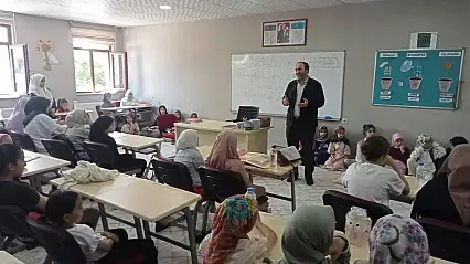 İl Müftüsü İhsan İlhan Yaz Kur'an Kurslarını ziyaret etti