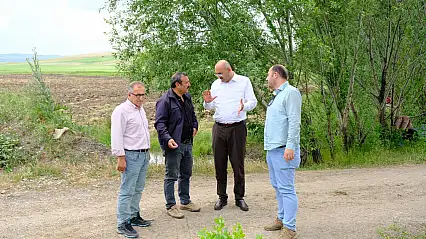 İl Özel İdaresi Genel Sekreteri Erhan Tenekeci Yukarıküpkıran Köyü'nde incelemelerde bulundu