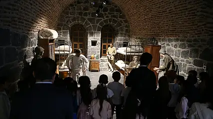 Kars'ta 9 bin öğrenci tarih yolculuğuna çıktı