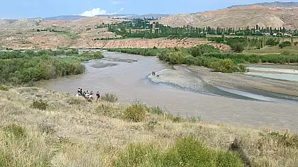 Kars'ta Aras Nehri kıyısında kimliği belirsiz kişinin cansız bedeni bulundu