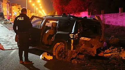 Kars'ta iki otomobil çarpıştı: 4 kişi hastaneye kaldırıldı