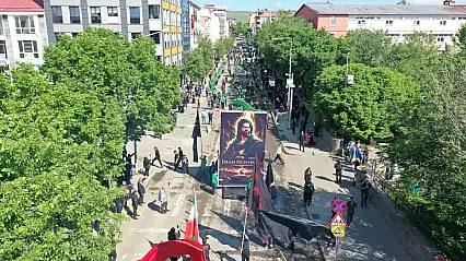 Kars'ta Kerbela şehitleri için binlerce kişilik matem yürüyüşü düzenlendi