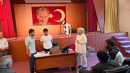 Kaymakam Baka Kılıç Aile Kartı dağıtım noktasını ziyaret etti