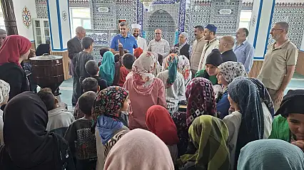 Kaymakam Korkusuz vatandaşlarla ve Kur'an kursu öğrencileriyle buluştu