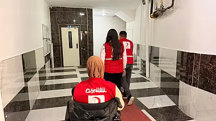 Kızılay Doğubayazıt'ta engelleri aşmaya destek oluyor