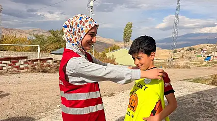 Kızılay, Üzengili Köyü'nde kış öncesi yüzleri güldürdü