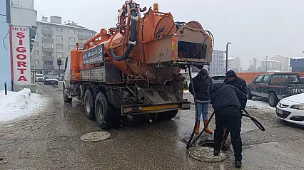 Leylek Pınar Mahallesi'nde kanalizasyon hatlarına müdahale