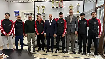 Mersin'de Ağrı rüzgârı esti