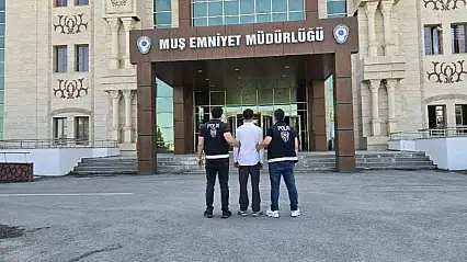 Muş'ta polis operasyonu: 3 yıl 9 ay hapis cezasıyla aranan hükümlü yakalandı
