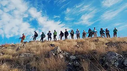 Nemrut Kalderası'nda doğa şöleni: Zirveye çıkıp eşsiz manzarayı keşfettiler