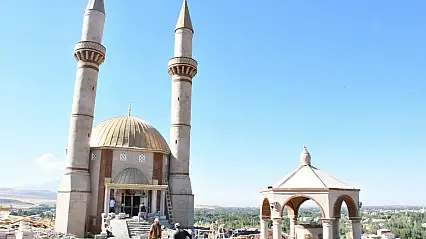 Patnos'un yeni cazibe merkezi Seyir Tepesi'nde çalışmalar hızlandı