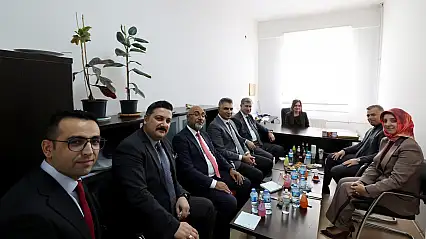 Rektör Gülçin yeni unvan alan akademisyenleri tebrik etti