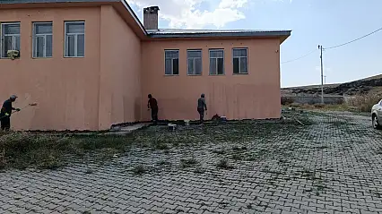 Taşlıçay'da Aşağı Dumanlı İlkokulu yeni eğitim yılına hazırlandı