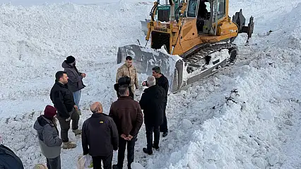 Taşlıçay'ın köylerinde kış mesaisi aralıksız sürüyor