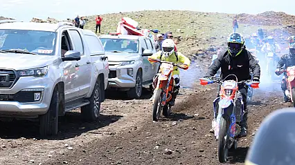 Tendürek'te yıllar sonra silah sesleri yerine motor sesleri yükseldi