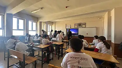 TÜGVA Ağrı'dan öğrencilere motivasyon dolu ziyaret