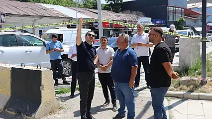 Tutak'ta eski Hükümet Konağı'nın yıkım süreci yerinde incelendi