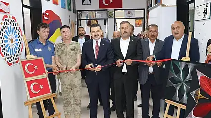 Tutak'ta kadınların el emeği ürünleri yoğun ilgi gördü