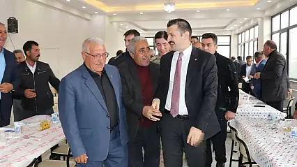 Tutak'ta muhtarlar günü buluşmasında samimi anlar yaşandı