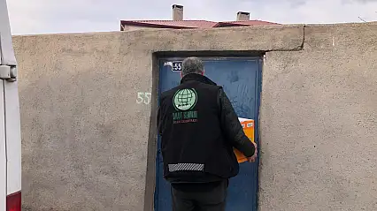 Umut Kervanı 20 aileye ulaştı: Doğubayazıt'ta gıda desteği dağıtıldı