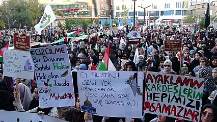 Van'da binlerce kişi Filistin için yürüdü