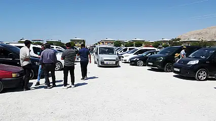 Van'da ikinci el araç pazarı altının yükselişinden etkilendi: 'Soran çok, alan yok'