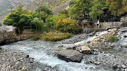 Van'da kuruyan Kanispi Şelalesi yeniden akmaya başladı