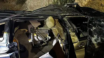 Van'da otomobil dere yatağına uçtu: 1 kişi hayatını kaybetti