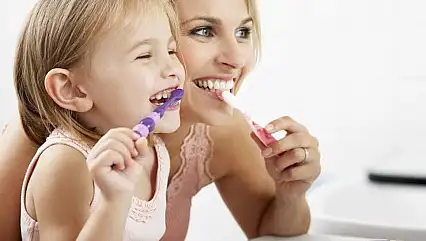 Çocuklarda sağlıklı gülüşün temeli yazın atılıyor