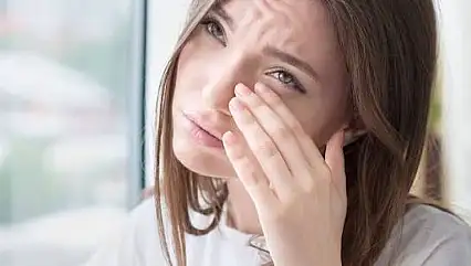 Gözlerde kaşıntı ve sulanmayı hafife almayın: Yaz aylarında risk artıyor