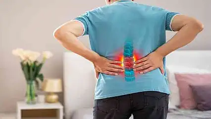 Kalçadan bacağa yayılan ağrının gizli nedeni: Siyatik mi, piriformis mi?