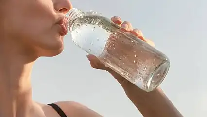 Sürekli su içme ihtiyacınız varsa dikkat! Nedeni yalnızca susuzluk olmayabilir