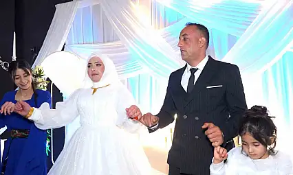 14 Yıl Sonra Düğün Hayalini Gerçekleştiren Çiftin Unutulmaz Kutlaması