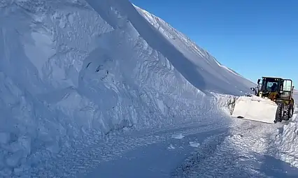 3 metreyi bulan karla amansız mücadele
