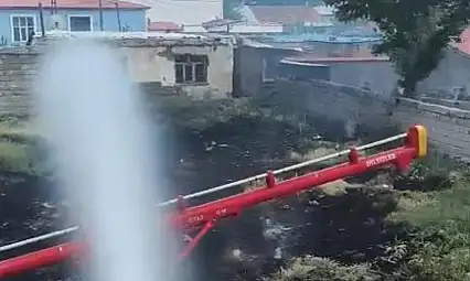 Ağrı'da evin bahçesinde çıkan ot yangını paniğe neden oldu