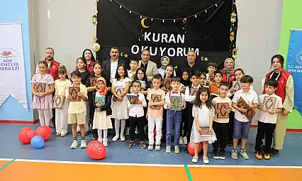 Ağrı'da Kur'an-ı Kerim öğrenen öğrencilerin başarısı hediyelerle taçlandırıldı