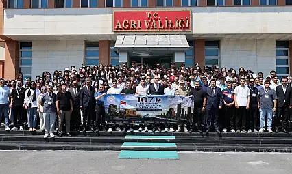 Ağrı'dan tarih yolculuğuna çıkan ikinci öğrenci kafilesi uğurlandı