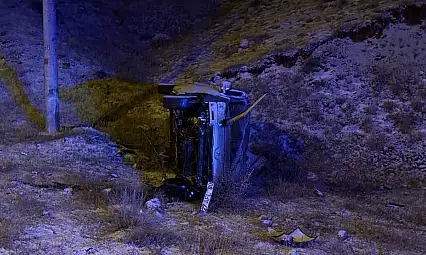 Ağrı Erzurum kara yolunda buzlanma kazaya neden oldu