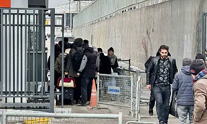 Ağrı'ya gelen İranlılar: 'Sorun savaş değil,ekonomi'