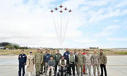 Ağrılı Gazi Bayhan, Türk yıldızlarıyla yeniden buluştu