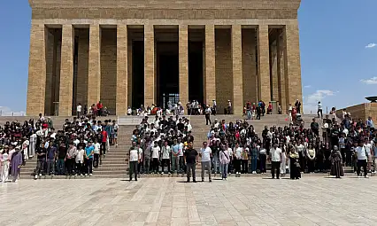 Ağrılı öğrenciler Türkiye Yüzyılı vizyonuyla geleceğe döndüler
