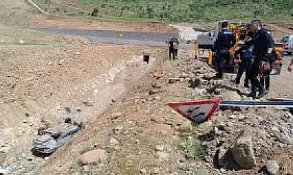 Bingöl'de Otomobil Dere Yatağına Devrildi: 7 Kişi Yaralandı