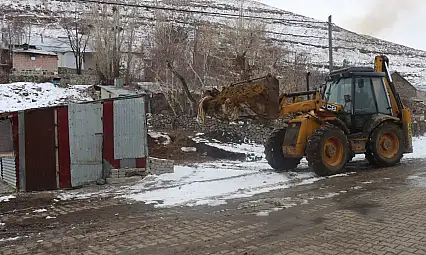 Çat Belediyesi'nden İlçe Genelinde Çevre Temizliği Çalışması