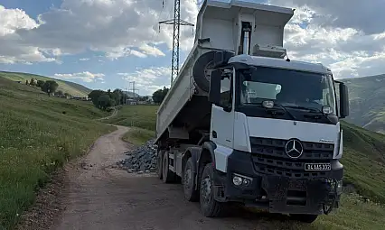 Diyadin'de köy yollarına 21 bin metrekare kilit parke taşı döşenecek