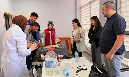 Doğubayazıt'ta gençler Ebru sanatında buluştular