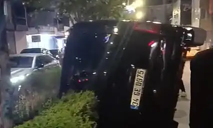 Doğubayazıt'ta kontrolden çıkan otomobil takla attı