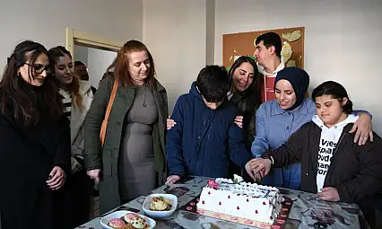 Eşbaşkan Sayılğan'dan Özel Eğitim Öğrencilerine Anlamlı Ziyaret